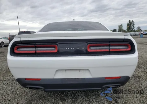 2015 Dodge Challenger Sxt z USA, uszkodzony, nr VIN 2C3CDZAT6FH710303